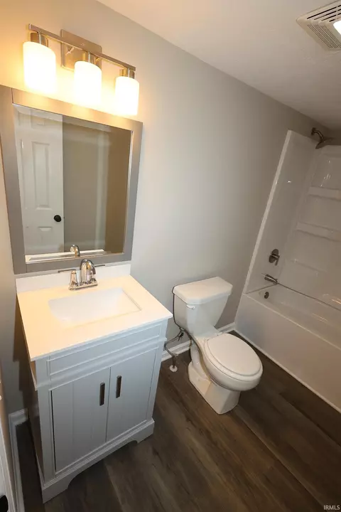 51832 Hedge Ln, Granger, IN 46530 photo 15
