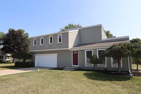 51832 Hedge Ln, Granger, IN 46530 photo 2
