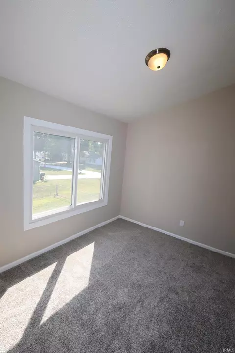 51832 Hedge Ln, Granger, IN 46530 photo 23