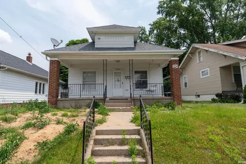 1722 Nash St, South Bend, IN 46613