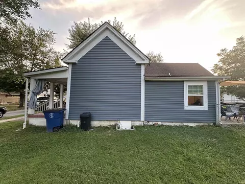 Exterior - 715 W Oak St, Mitchell, IN 47446 photo 8 of 10