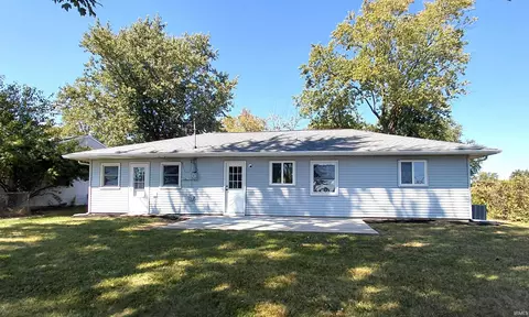 627 E Pine St, Muncie, IN 47303 photo 2