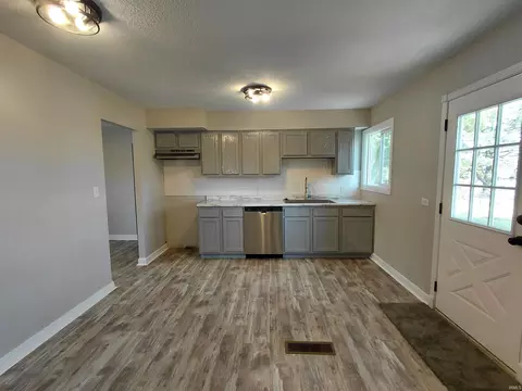 627 E Pine St, Muncie, IN 47303 photo 5