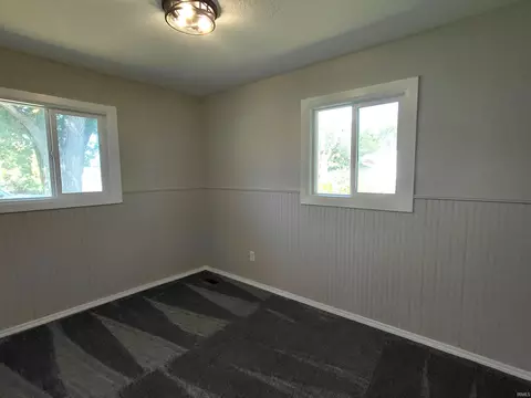 627 E Pine St, Muncie, IN 47303 photo 9