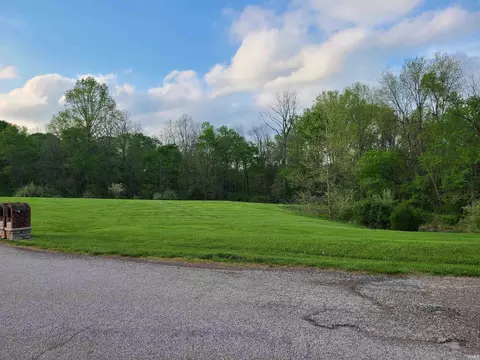 3717 E Commodore Trl, Bloomington, IN 47408 photo 2
