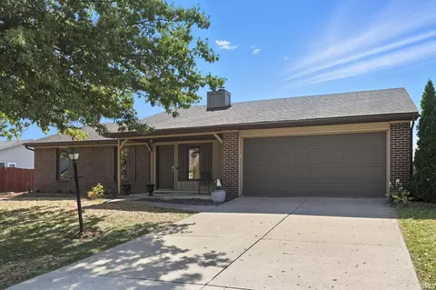 918 Easton Trl, Fort Wayne, IN 46825