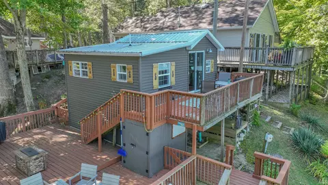11791 W Pirates Roost Rd, Monticello, IN 47960