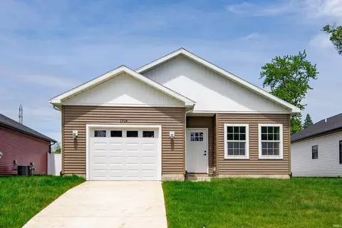 1719 Thornhill Dr, South Bend, IN 46614
