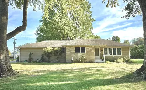 1934 E Sheridan St, Warsaw, IN 46580