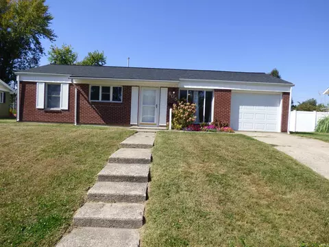 608 Center Dr, Frankfort, IN 46041