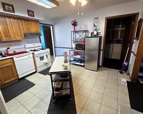 1412 Apricot Ct, Fort Wayne, IN 46825 photo 8