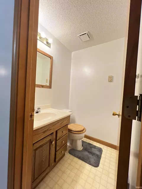 220 E 950 S Rd, Fairmount, IN 46928 photo 17