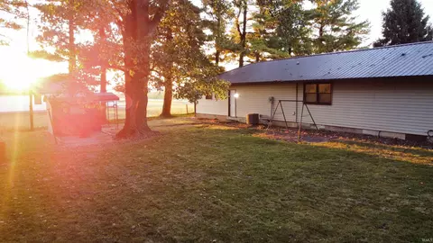 220 E 950 S Rd, Fairmount, IN 46928 photo 3