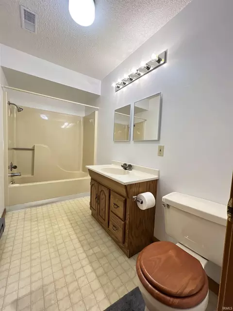 220 E 950 S Rd, Fairmount, IN 46928 photo 18
