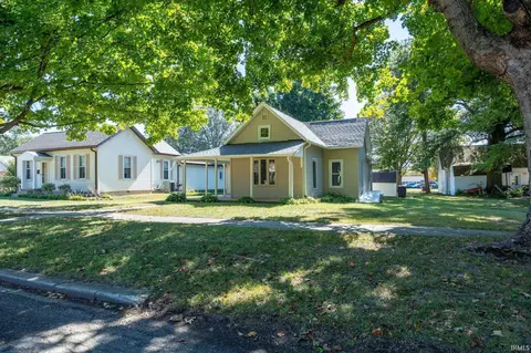 308 W Summit St, Delphi, IN 46923 photo 2