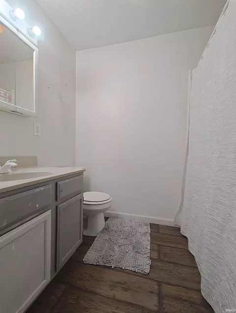 501 W John St, Knox, IN 46534 photo 6