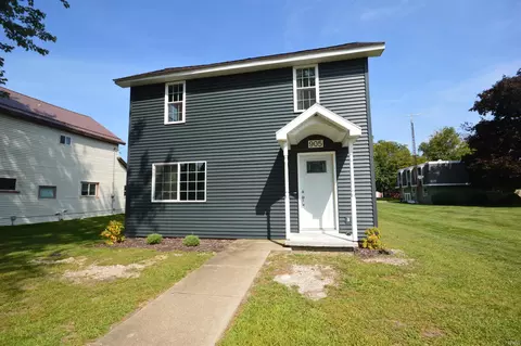 905 Vanburen St, Walkerton, IN 46574