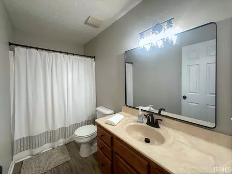 Bath - 2721 E 100 S, Tipton, IN 46072 photo 3 of 3