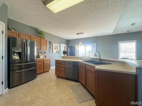 Kitchen - 2721 E 100 S, Tipton, IN 46072 photo 3 of 4