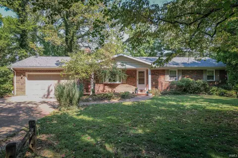 10900 S Woodside Dr, Evansville, IN 47712
