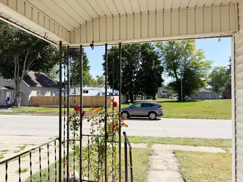 126 E 8th St, Peru, IN 46970 photo 2