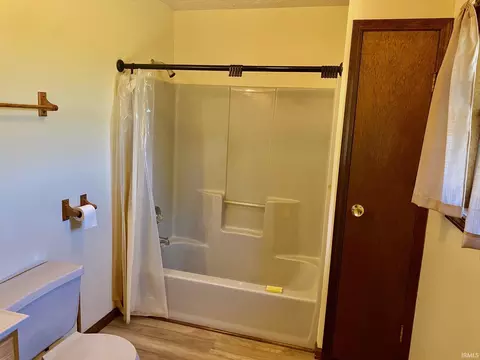 Bath - 1295 E 250 N Rd, Lagrange, IN 46761 photo 1 of 1