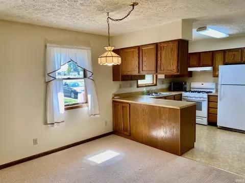 Kitchen - 1295 E 250 N Rd, Lagrange, IN 46761 photo 2 of 2