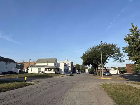 202 E King St, Garrett, IN 46738 photo 4