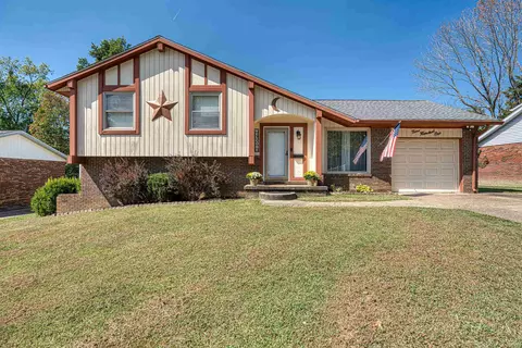 901 Forest Glen Dr, Evansville, IN 47712
