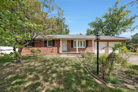 724 Agathon Dr, Evansville, IN 47712