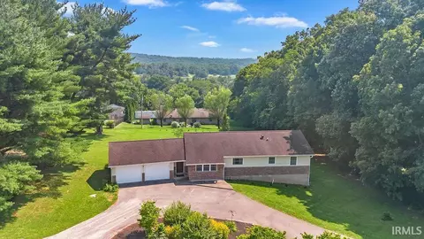 1744 Parkview Dr, Bedford, IN 47421