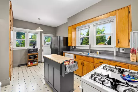 Kitchen - 515 E Keyser St, Garrett, IN 46738 photo 2 of 4