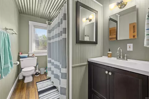 Bath - 515 E Keyser St, Garrett, IN 46738 photo 2 of 2