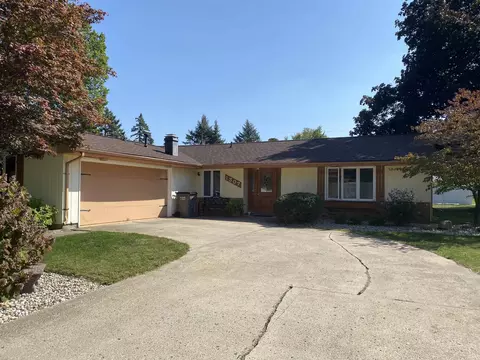 1307 Oriole Dr, Warsaw, IN 46580