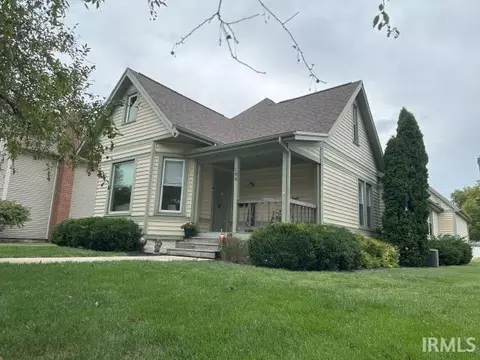 106 E Washington St, Kentland, IN 47951