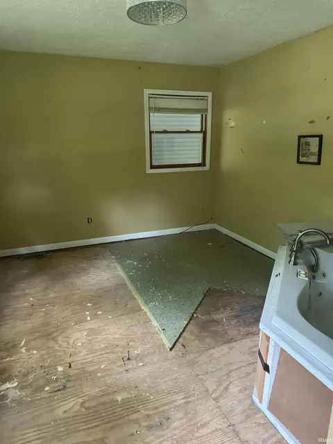 8303 Short St, Georgetown, IN 47122 photo 7