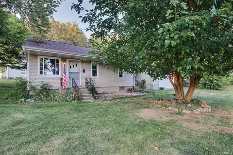 305 E Highland St, Albion, IN 46701 photo 1