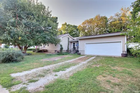 305 E Highland St, Albion, IN 46701 photo 3