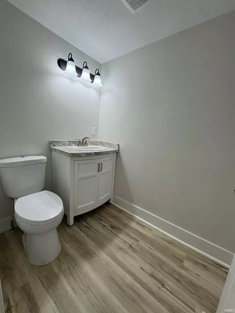 Bath - 809 Ewing Ave, South Bend, IN 46613 photo 1 of 5