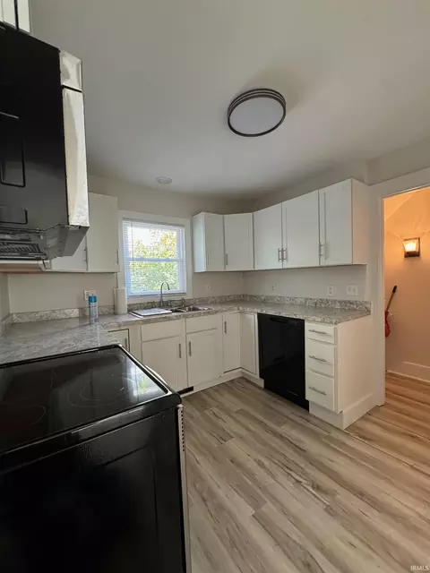 Kitchen - 809 Ewing Ave, South Bend, IN 46613 photo 3 of 6