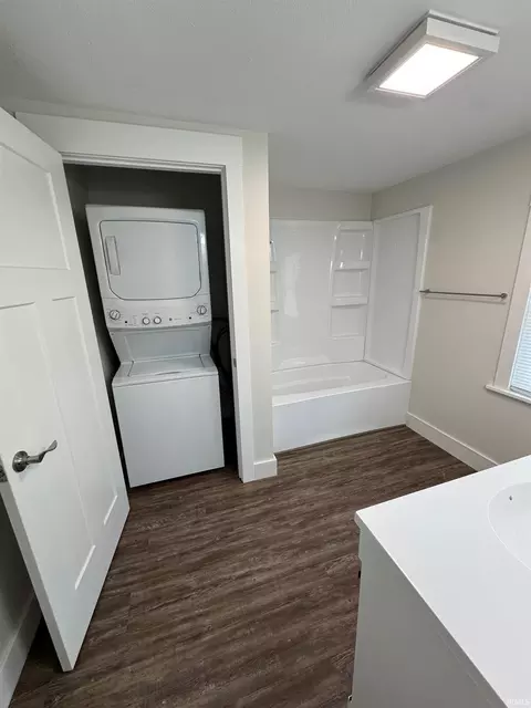 Bath - 809 Ewing Ave, South Bend, IN 46613 photo 5 of 5