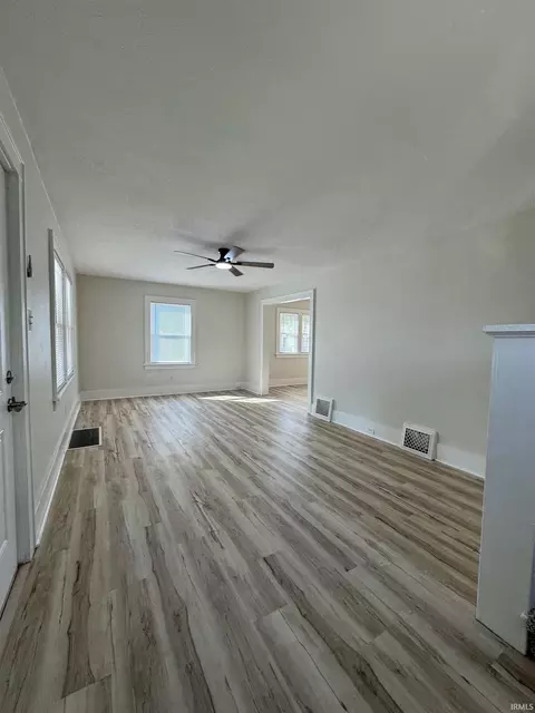 Living - 809 Ewing Ave, South Bend, IN 46613 photo 2 of 3