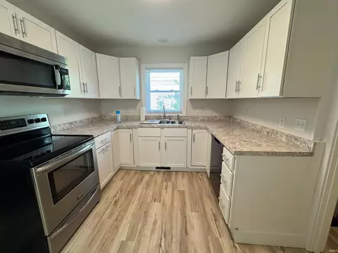 Kitchen - 809 Ewing Ave, South Bend, IN 46613 photo 6 of 6