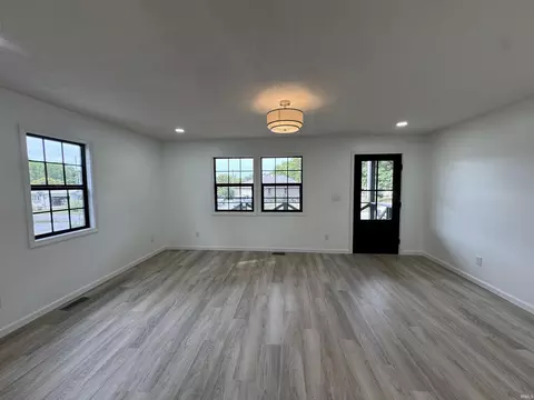 930 Sunset Dr, Covington, IN 47932 photo 5