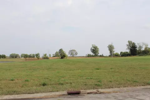 Smith Dr, Auburn, IN 46706