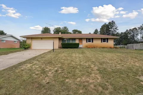 25811 Lily Creek Dr, Elkhart, IN 46514