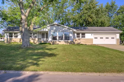 211 Woodland Dr, Hartford City, IN 47348