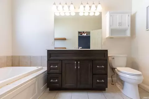 Bath - 4012 W Geranium Ln, Bloomington, IN 47404 photo 1 of 5