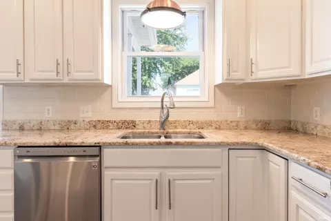 Kitchen - 4012 W Geranium Ln, Bloomington, IN 47404 photo 4 of 4