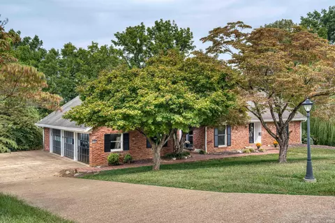 7366 Parkridge Rd, Newburgh, IN 47630